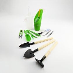 Набор садовых инструментов зеленый